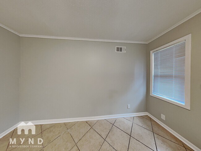 Building Photo - 8206 Whitehead Dr