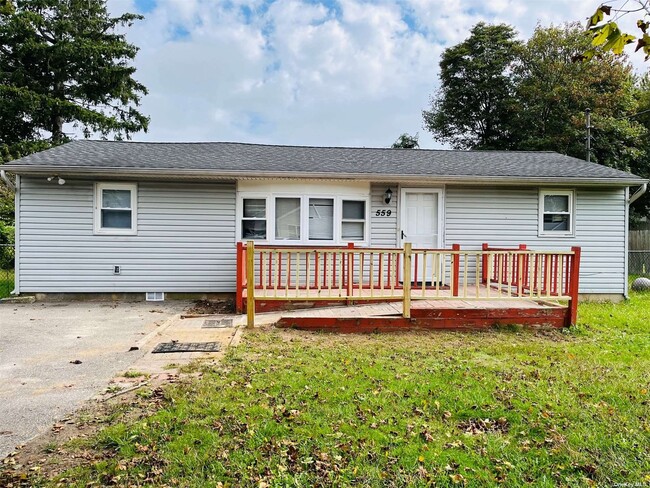 Building Photo - 559 Taylor Ave