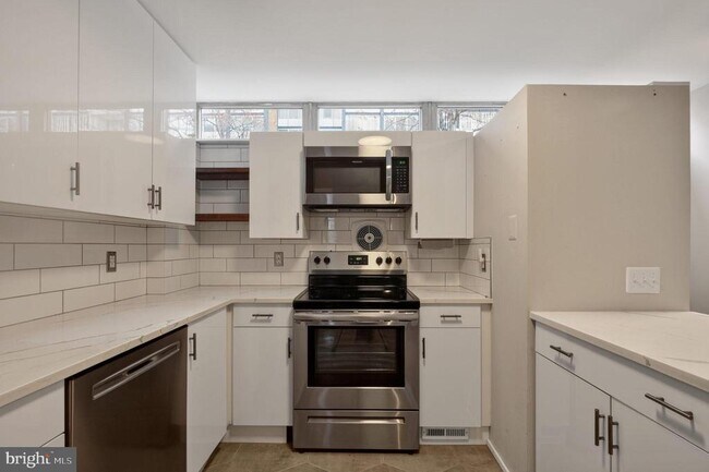 Foto del edificio - 302 N St SW