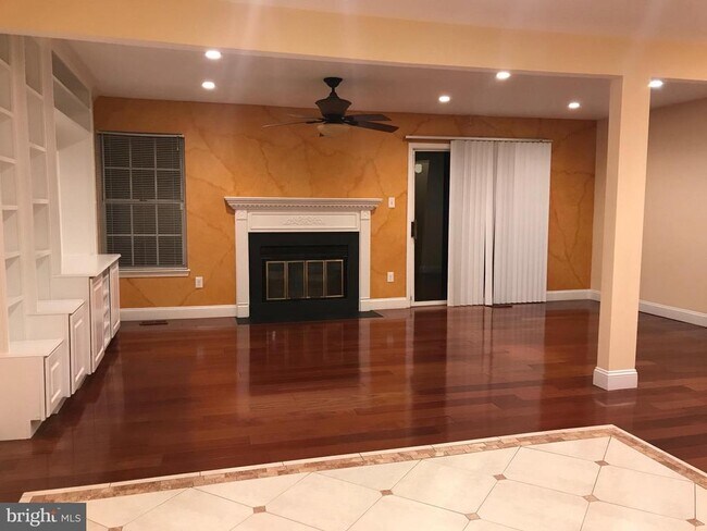 Foto del edificio - 10354 College Square