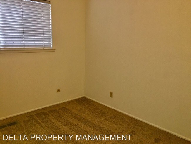 Building Photo - 1307 Minnewawa Ave