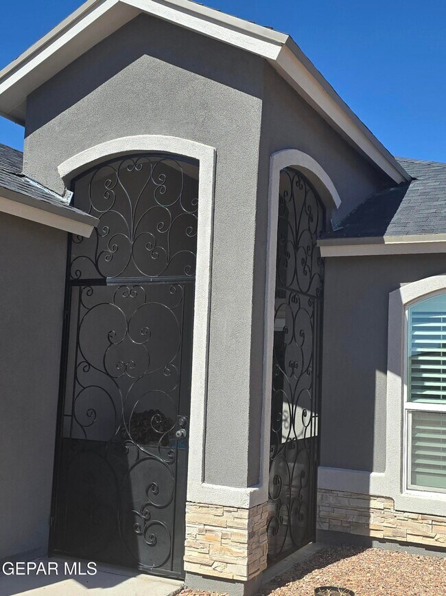 Foto del edificio - 13929 Garforth Ave