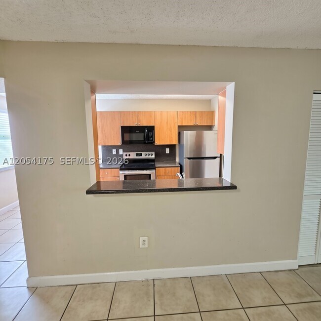 Foto del edificio - 4628 NW 97th Pl