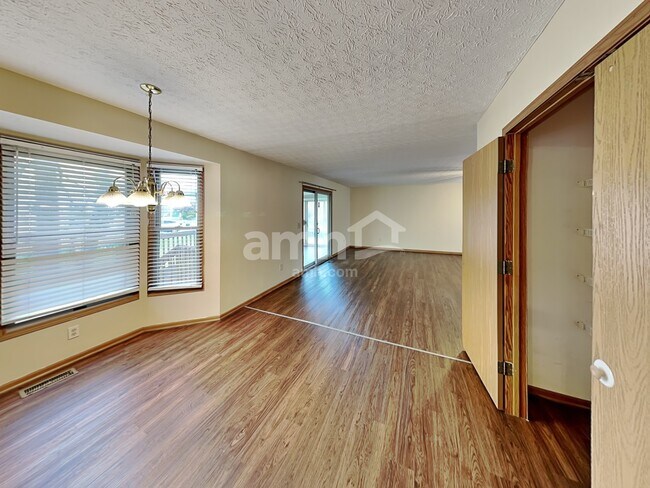 Foto del edificio - 5016 Scalton Pl