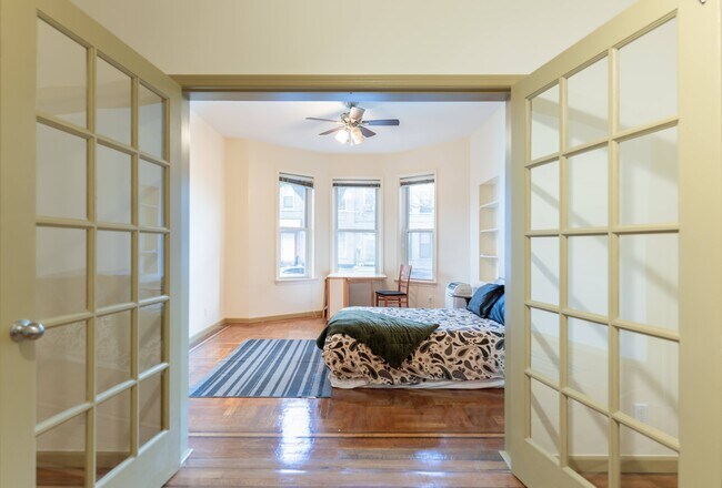 Building Photo - 565 57th St
