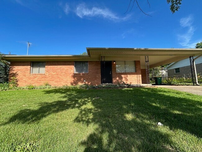 Foto del edificio - 5205 Nelbrook Dr