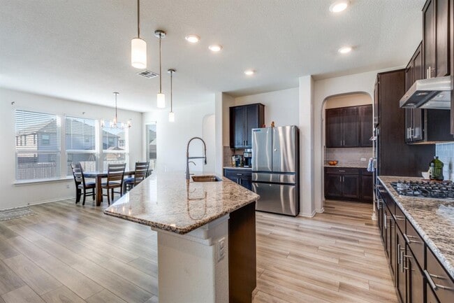 Building Photo - 4638 Teverola Dr