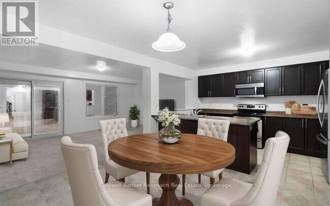 Photo du bâtiment - 1035 Victoria Rd S