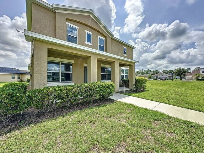 Foto del edificio - FURNISHED HOME IN THE GATED COMMUNITY OF T...