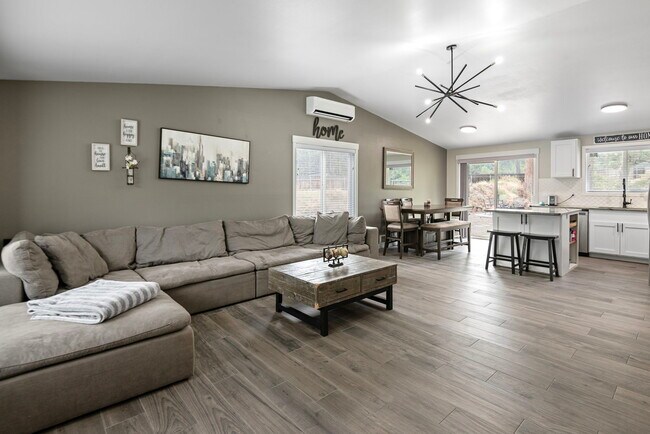 Foto del edificio - 60451 Iroquois Cir