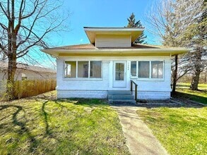 Building Photo - 1302 Lindley Ave
