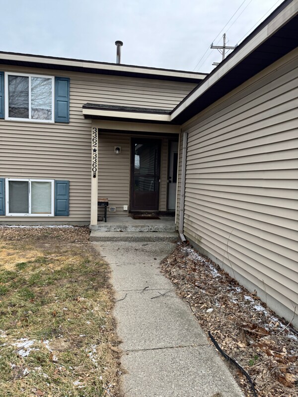 Foto del edificio - 3360 Burlingame Ave SW