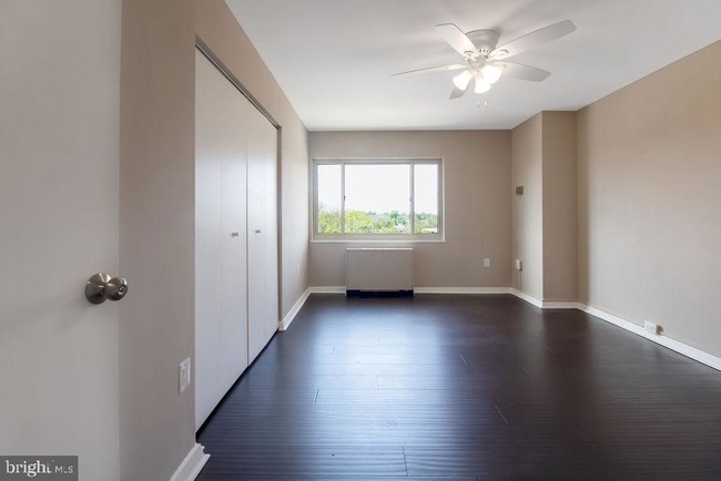 Foto del edificio - 7121 Park Heights Ave