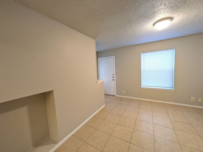 Photo - 330 W Byrd Blvd Apartment