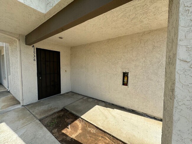 Foto del edificio - Granite Hills Townhome