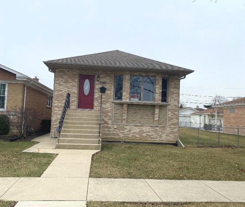Foto principal - 7533 W Argyle St