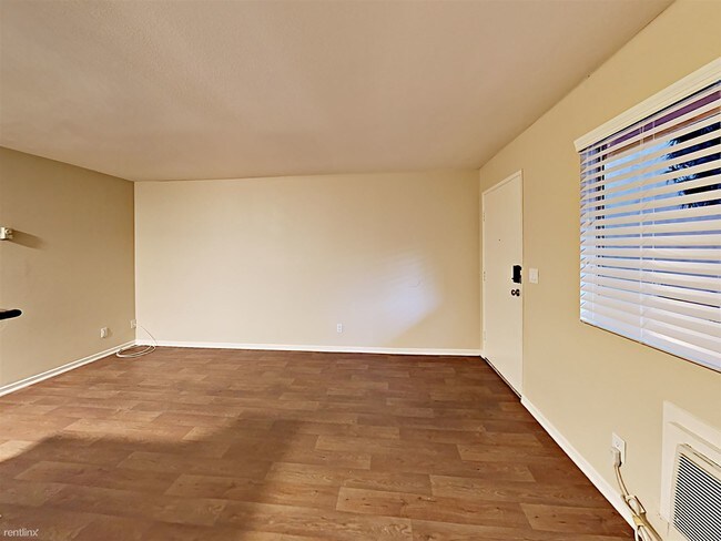 Foto del edificio - 1 br, 1 bath  - 2405 Adams Ave Apt 6 Apt 6
