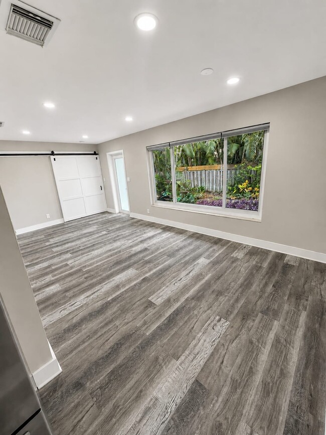 Photo - 1619 NE 25th St (Wilton Manors, FL) House