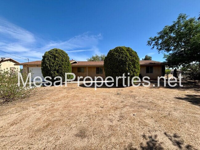 Foto del edificio - 19158 Live Oak St