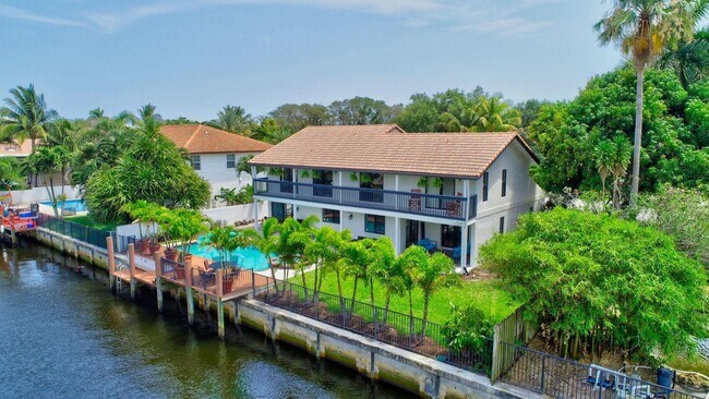 Foto del edificio - 399 SW 15th St