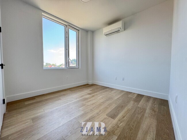 Foto del edificio - 1629 Brooklyn Ave
