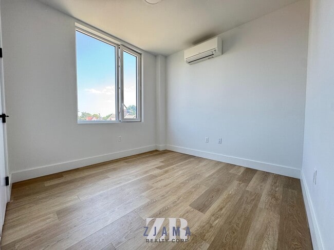 Building Photo - 1629 Brooklyn Ave