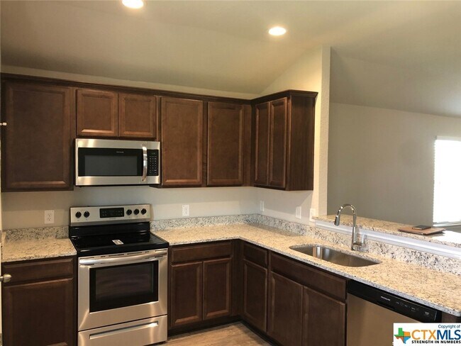 Foto del edificio - 745 Peak Pl