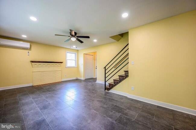 Building Photo - 6007 Bradley Ln