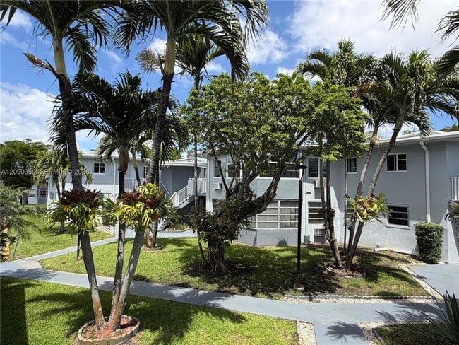 Photo - 1701 NE Miami Gardens Dr Townhome