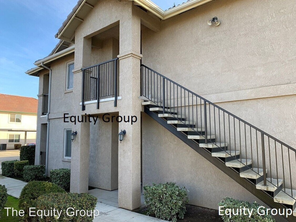 Primary Photo - 2660-2666 W Lark Ave