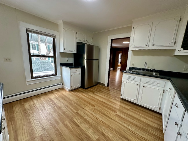 Building Photo - 73 Durant St