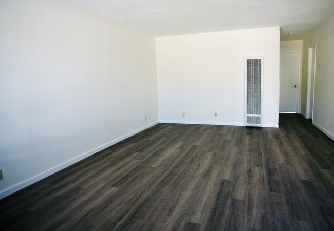 Foto del edificio - Helix 1380-82