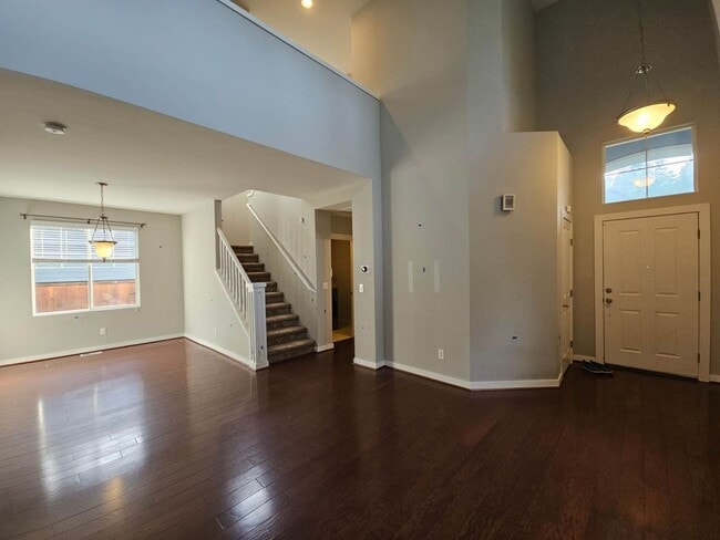 Foto del edificio - Beautiful 4BR Home in – Greenbelt View, 3-Car Garage, Fully Fenced Yard