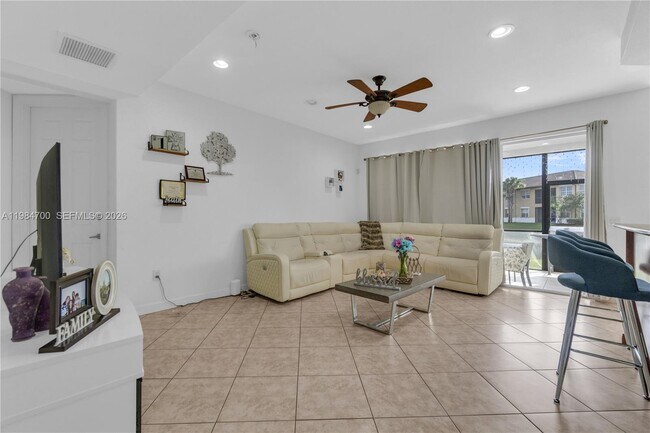 Building Photo - 8200 NW 128th Ln