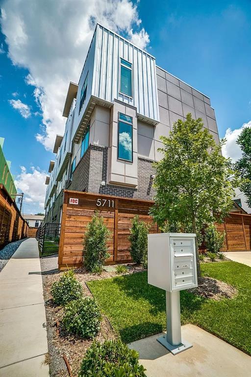 Foto principal - 5711 Lindell Ave