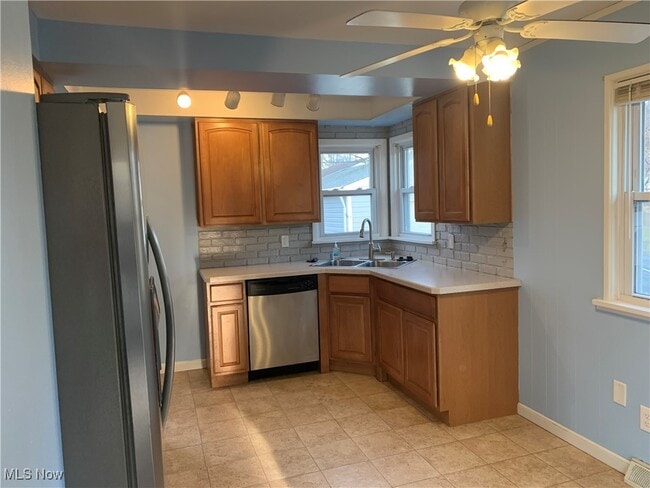 Building Photo - 1861 Eaton Dr