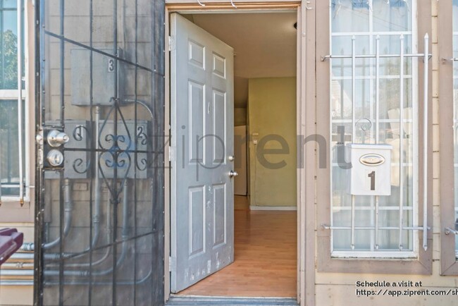 Building Photo - Unit 1