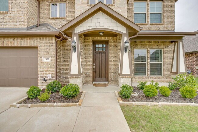 Foto del edificio - Spacious 5-Bedroom Home In Beautiful Burleson!