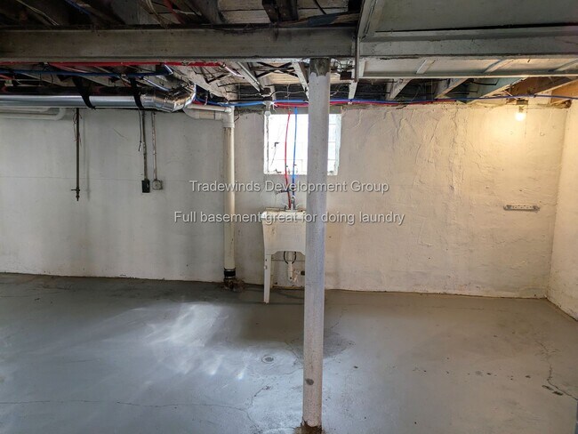 Foto del edificio - 9171 Bishop-4BR Bungalow - Hardwoods/Updated Kitchen - Yorkshire Woods - 48224