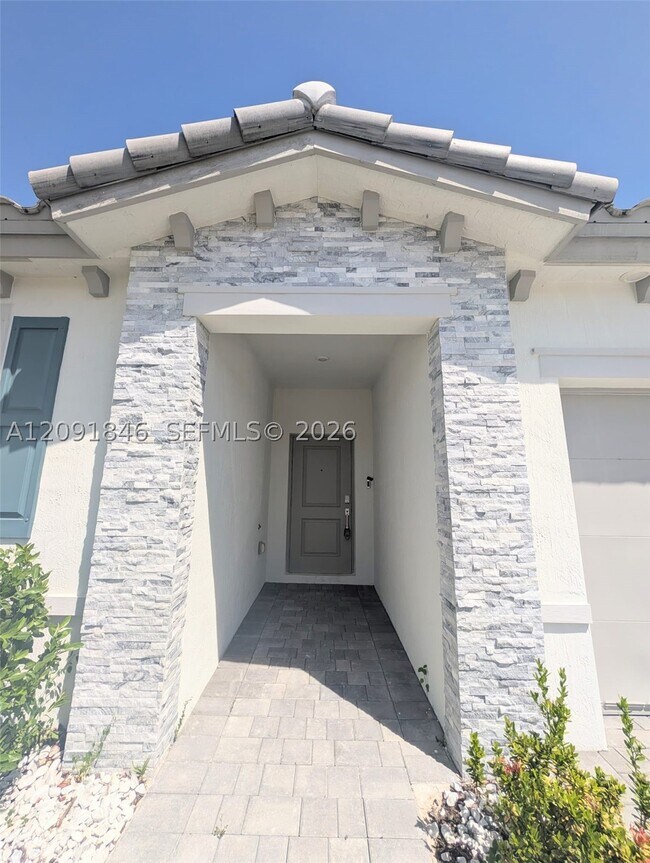 Foto del edificio - 833 SE 26th Rd
