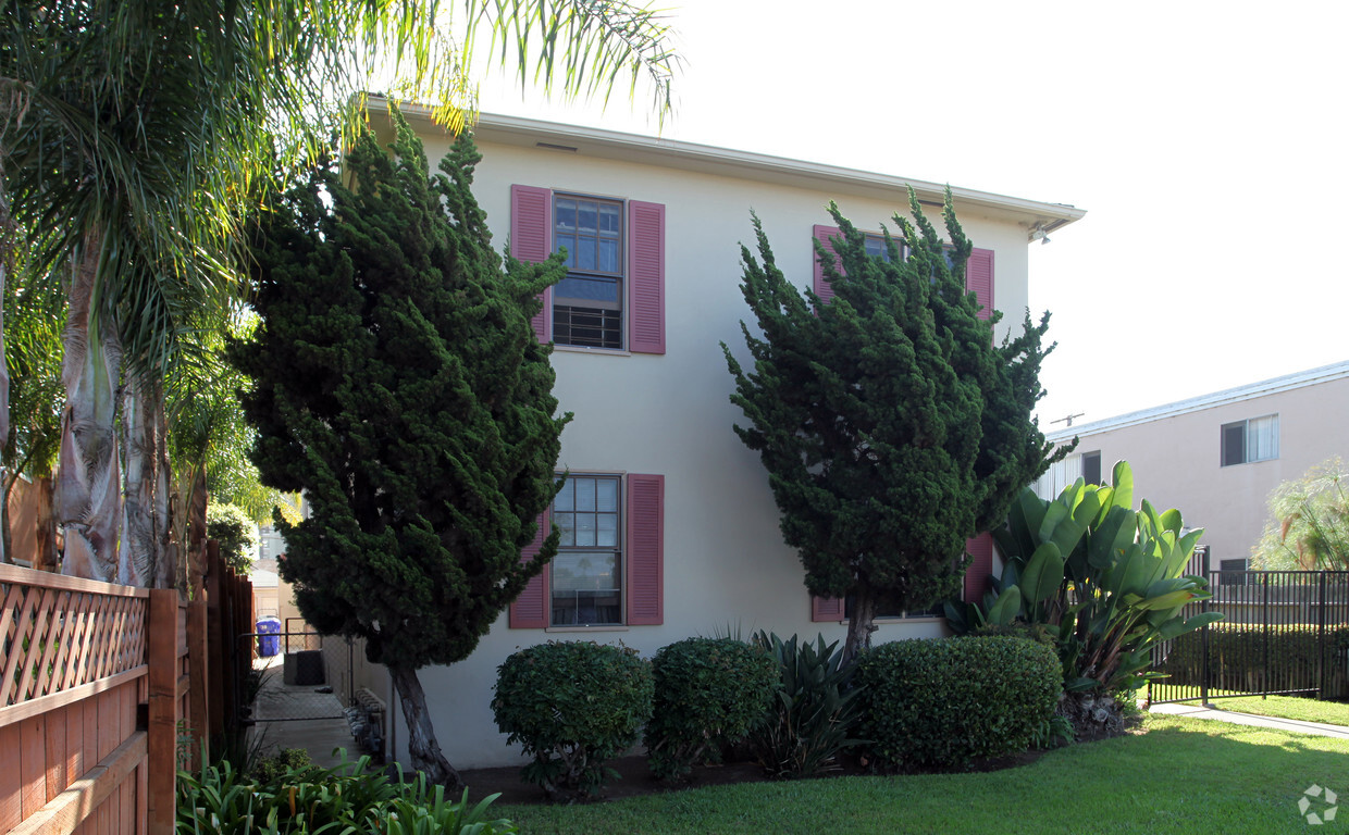 Foto del edificio - 3947-3951 Normal St