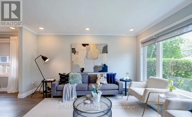 Building Photo - 47 Montvale Dr