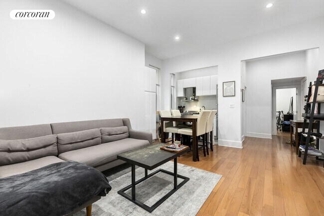 Building Photo - 26 W 97th St
