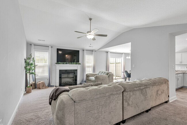 Building Photo - 619 Indigo Johnston Dr