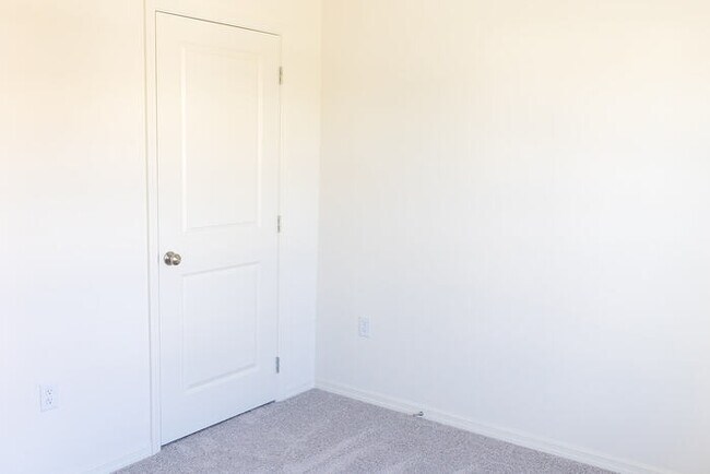 Building Photo - Haines City, FL - House - $1,995.00 Availa...