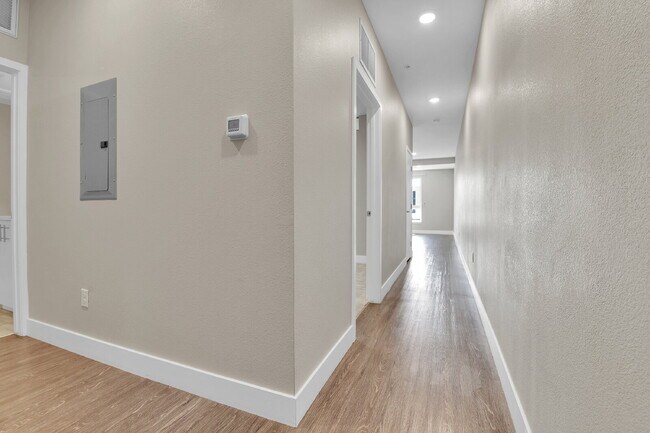 Foto del edificio - $1,995 - 1 Bed, 1 Bath Condo with In Unit ...