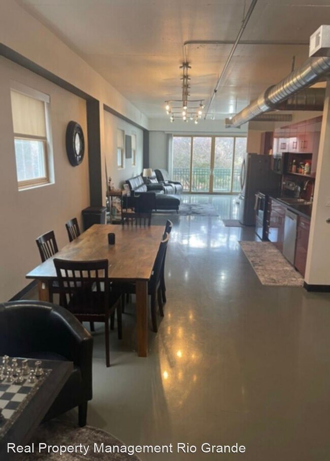 2 br, 1.5 bath House - 201 Arno St NE UNIT... - 4