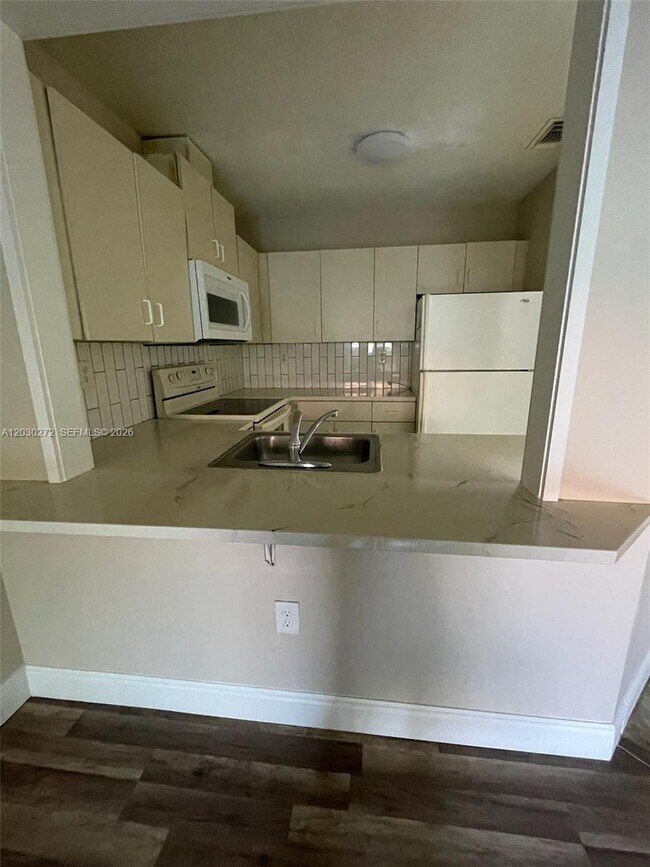 Foto del edificio - 8420 SW 208th Terrace