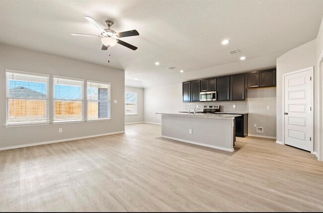 Building Photo - 3204 Ridge Pl