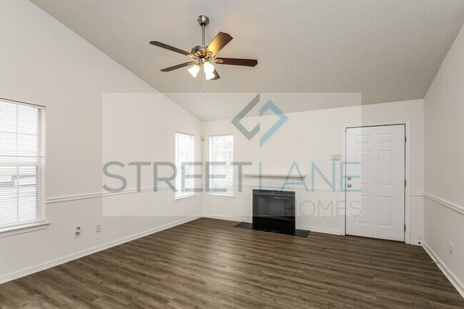 Building Photo - REDUCED!